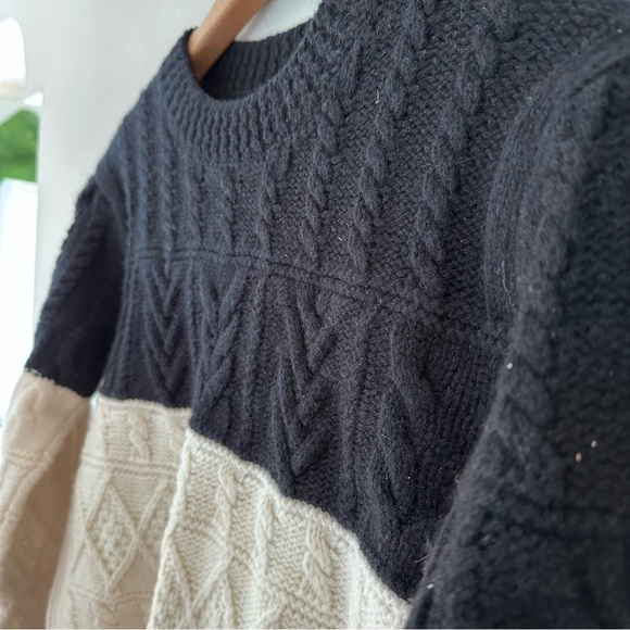 Club Monaco Structured Cable Crew Knit Sweater Black White Wool Size Small - Picture 9 of 13